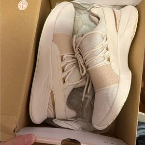 Under Armour Women's Pink Sneakers